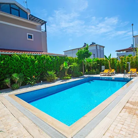 Paradise Town Sillyon Villa