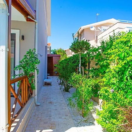 Paradise Town Sillyon Villa